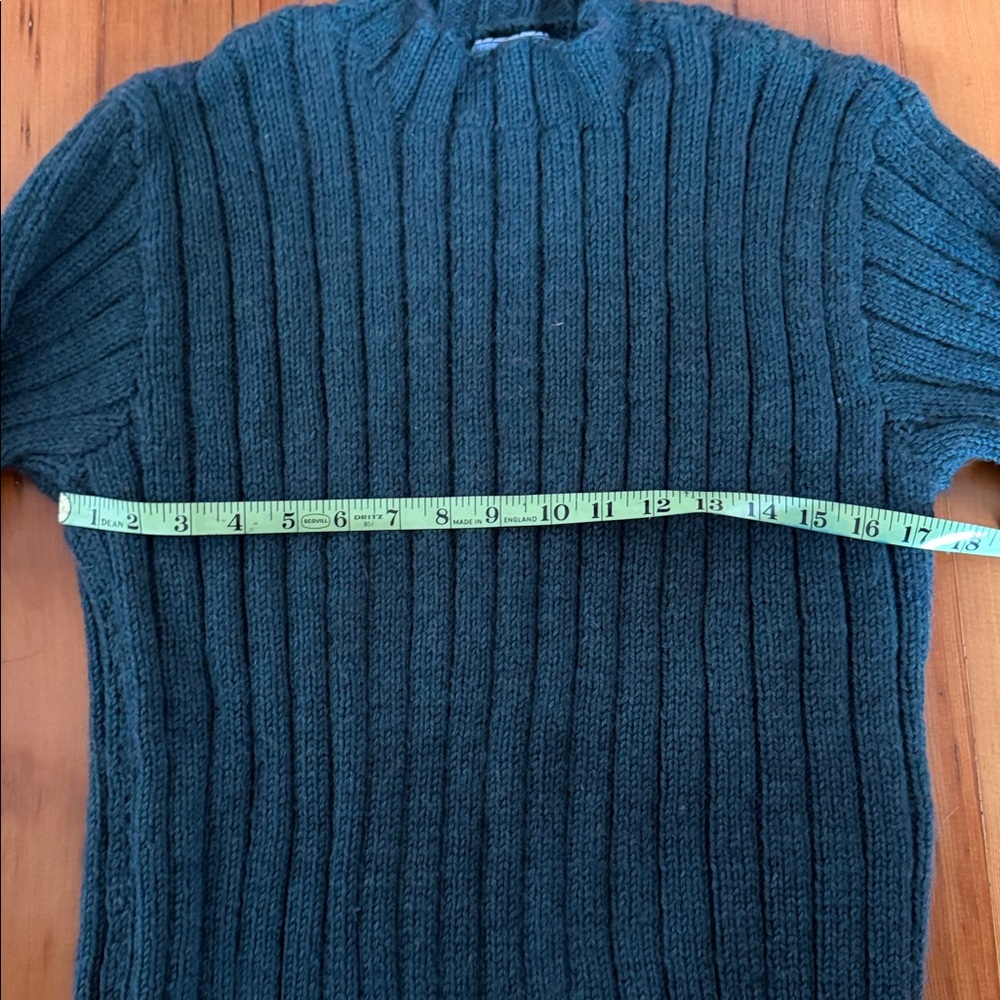 ⬇️⭐️ Hand Knit Dark Green Ribbed Sweater - Picture 6 of 6